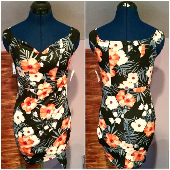 Charlotte Russe Dresses & Skirts - CR Floral Printed Dress